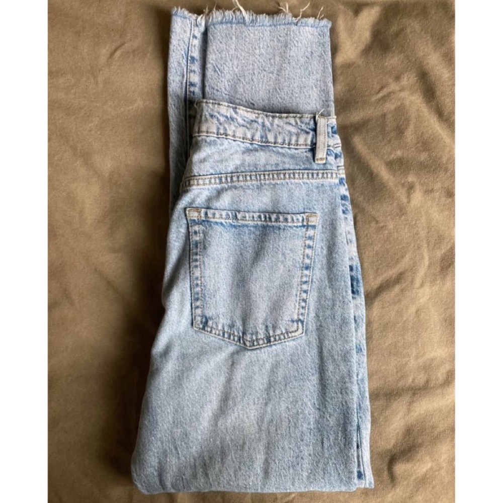 Straight light blue mom jeans, tall legs